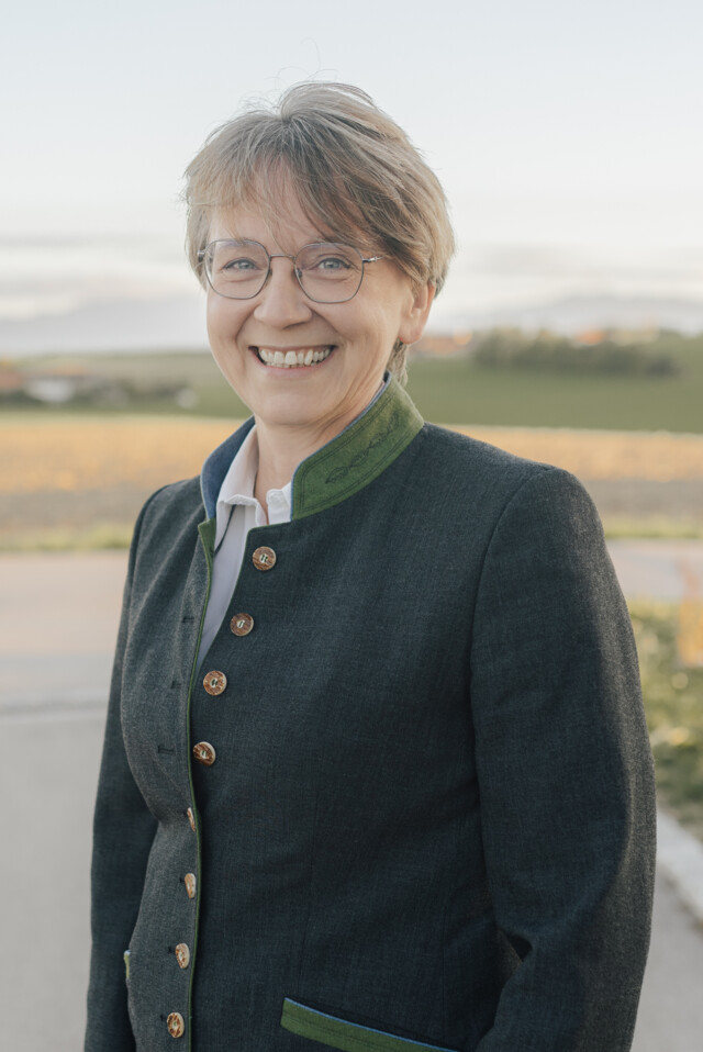 Ursula Neuner 
Bergstr. 36, Antholing08093/2960ursula.neuner@gemeinderat.baiern.eu